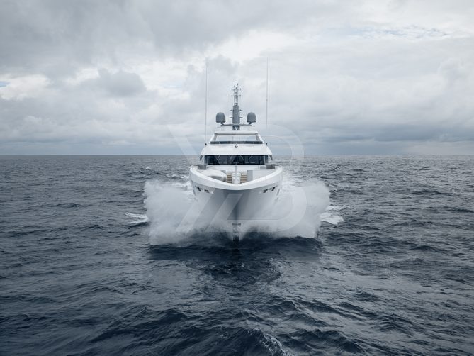 Juno yacht exterior 4