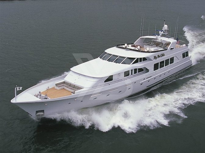 La Sirena yacht exterior 3