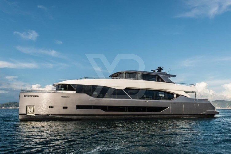 Lady Nina yacht exterior 2