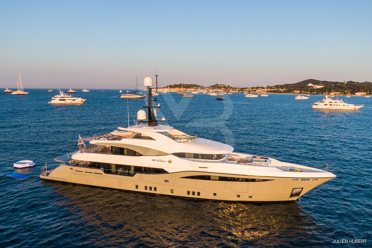 Moonraker yacht exterior 15