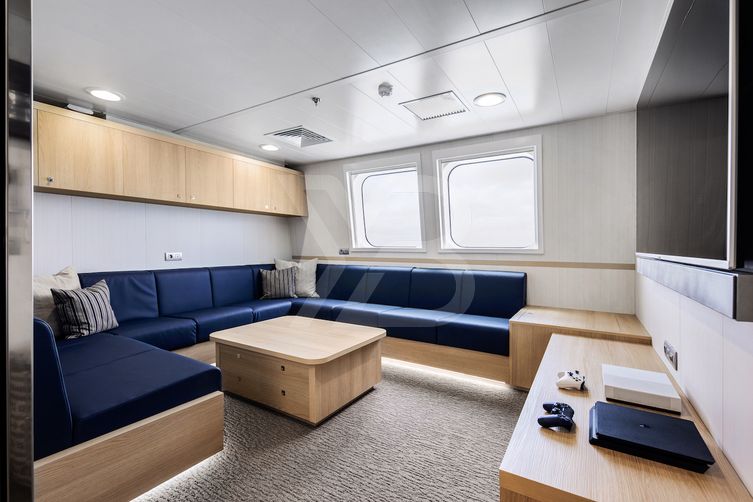 Hodor yacht interior 14