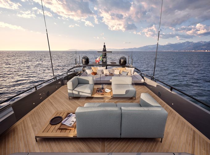 Effe yacht exterior 5
