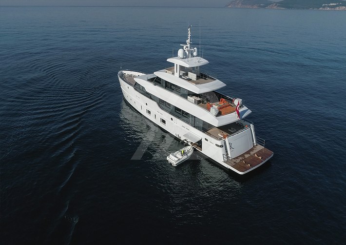 K yacht exterior 6