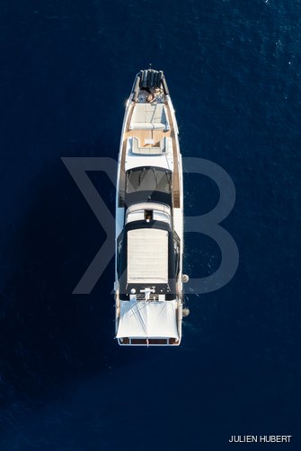 Chillin' yacht exterior 6