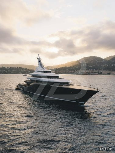 Breakthrough yacht exterior 49