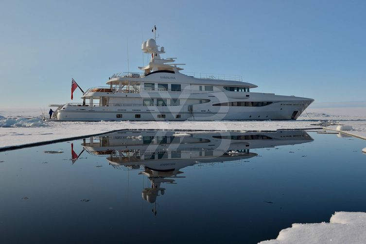 Kamalaya yacht exterior 8