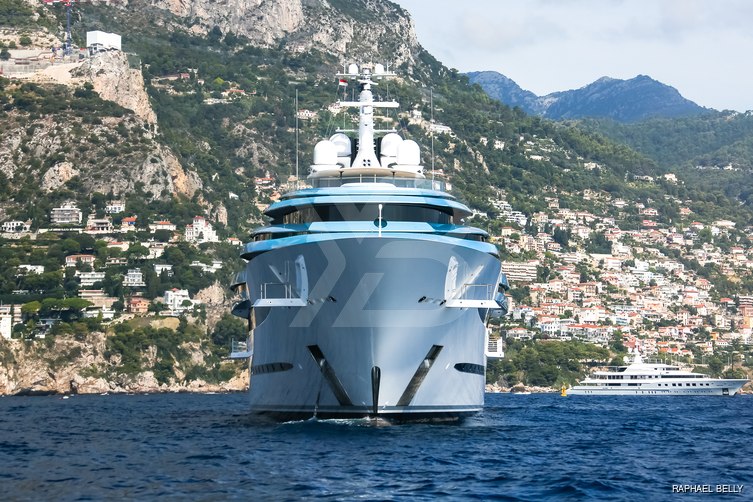 Kaos yacht exterior 34