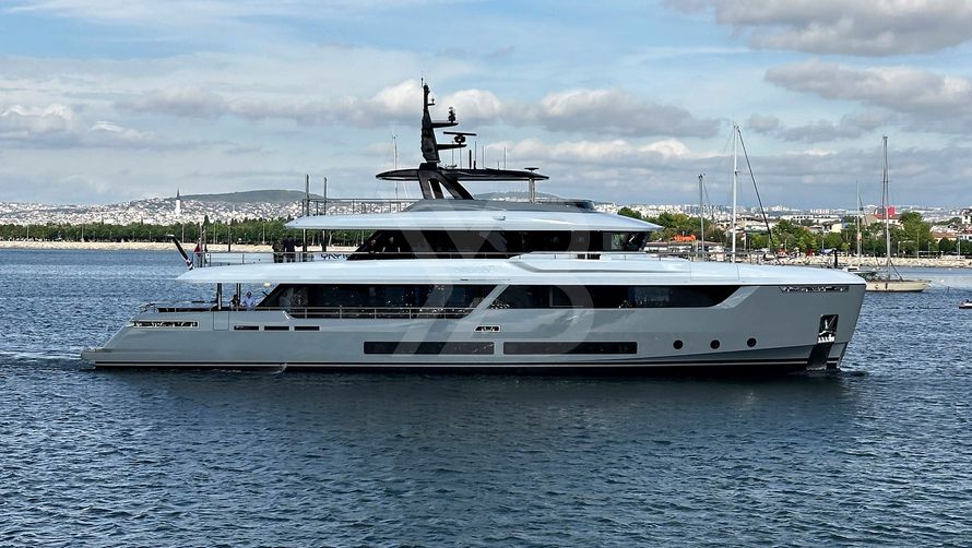 Cabana yacht exterior 8