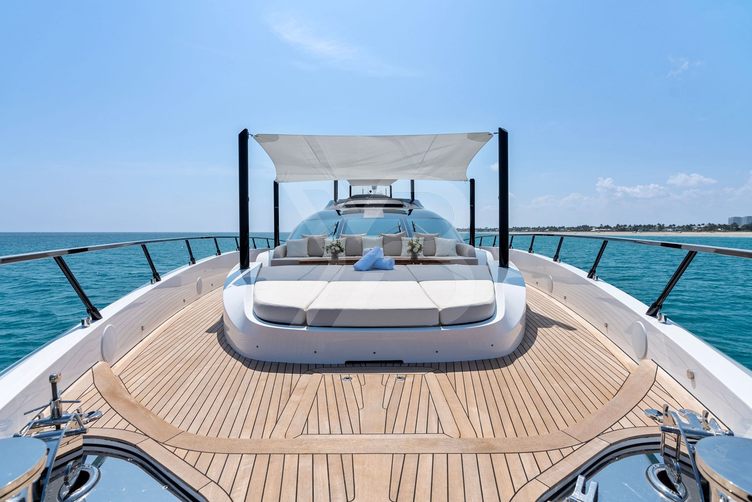 Jacqpot yacht exterior 4