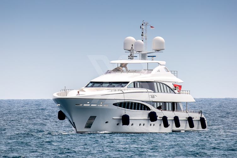 Yalla yacht exterior 4