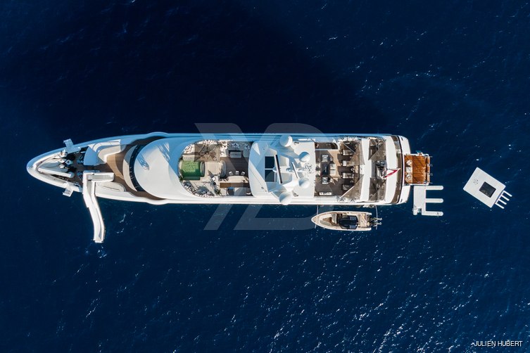 Illusion V yacht exterior 16