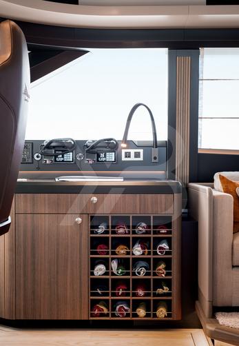 Special One yacht interior 17