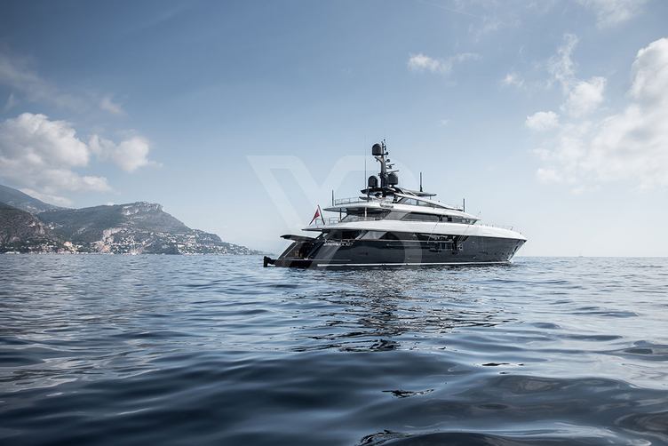 N2H yacht exterior 19