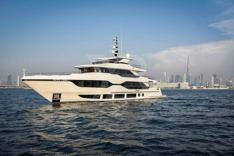 Rocket ONE yacht exterior 5