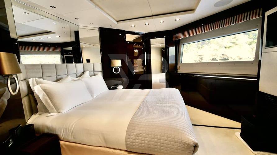 Survivor 2 yacht interior 18