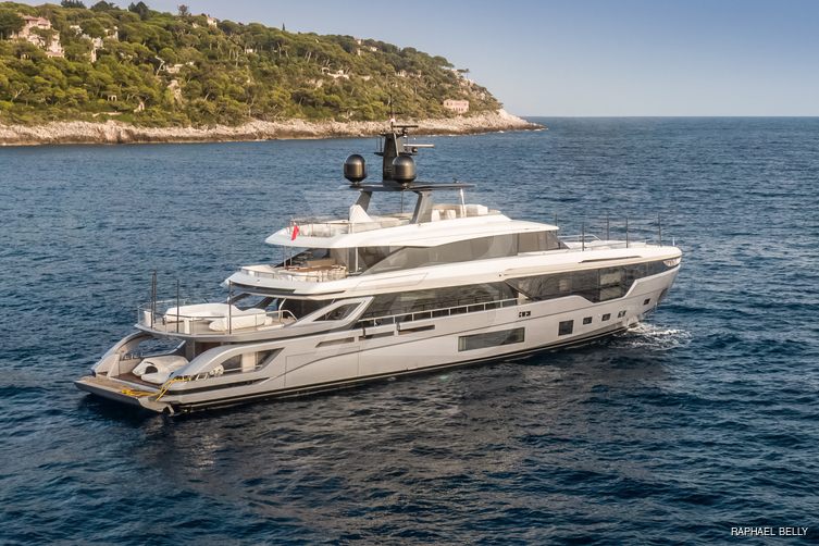 Tanelorn yacht exterior 112