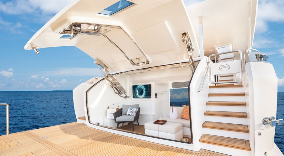 Happy Heart yacht exterior 6