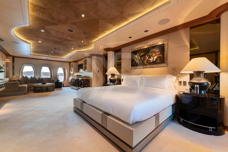 Sunrays yacht interior 13