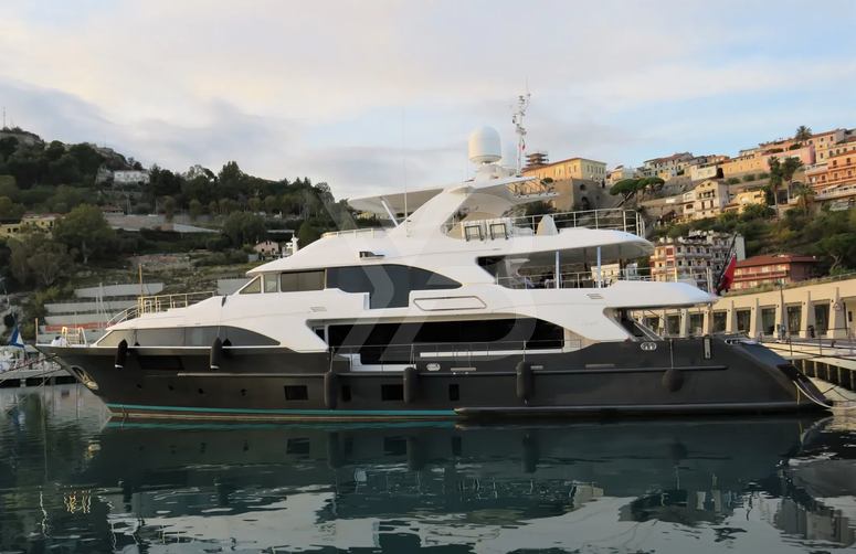 Ithaka yacht exterior 5