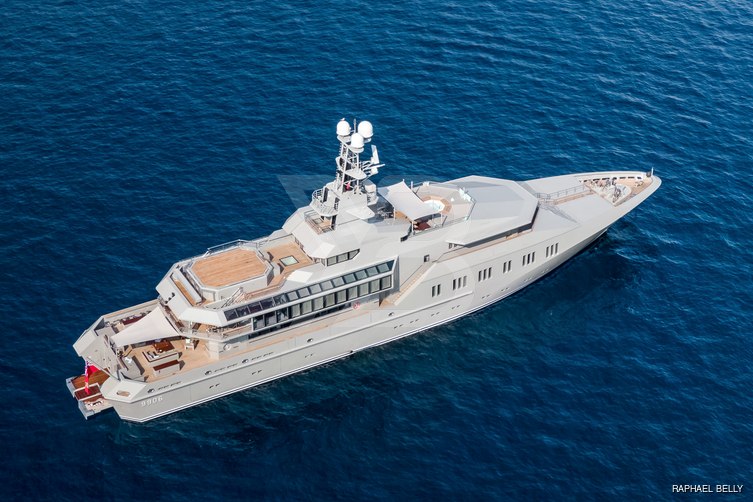 Skat yacht exterior 34