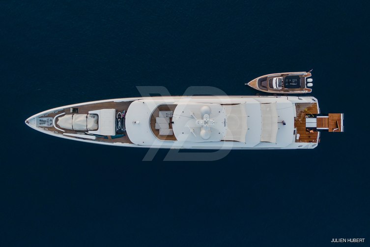 Ela yacht exterior 44