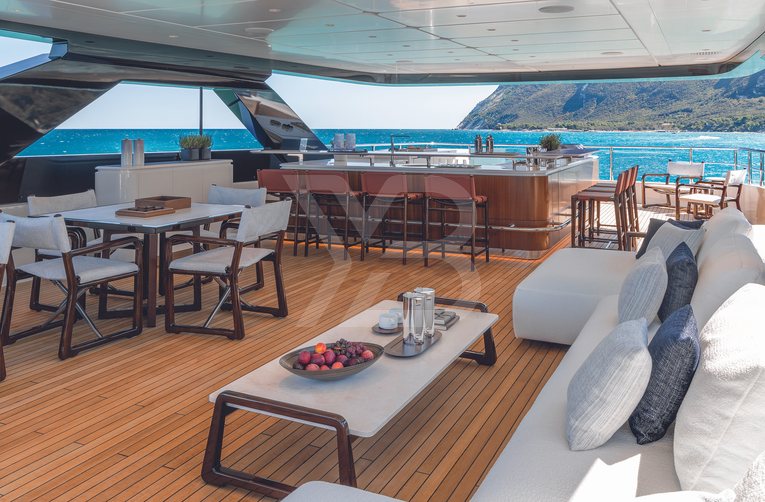 Asante yacht interior 31