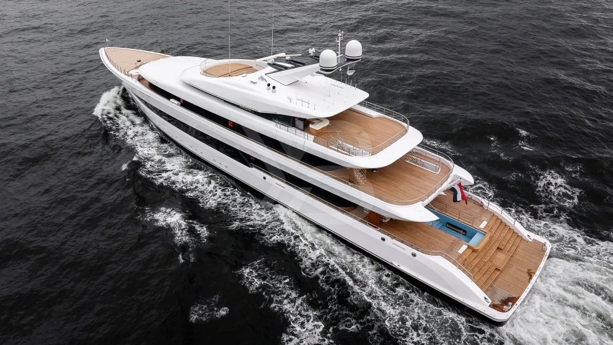 Stella M yacht exterior 7
