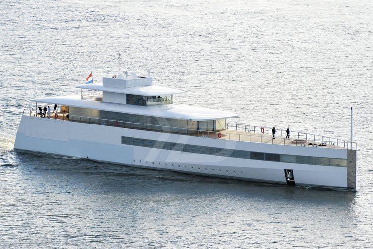 Venus yacht exterior 2