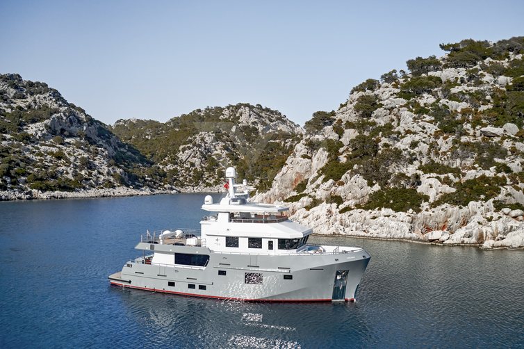Veronika yacht exterior 2
