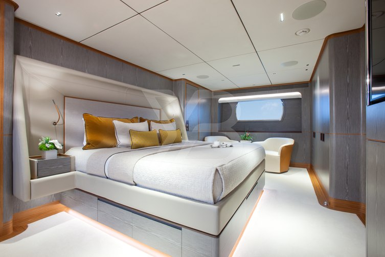 Wild Duck yacht interior 17