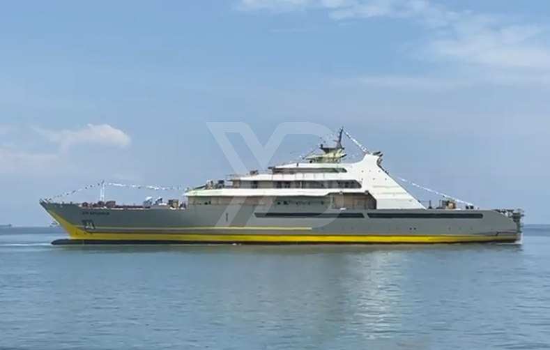 J7 Explorer yacht exterior 2