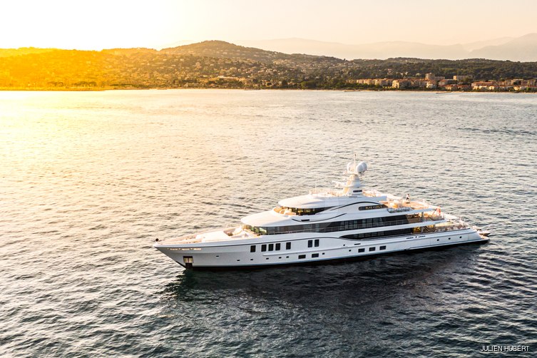 Plvs Vltra yacht exterior 65