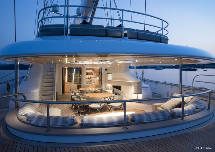 Seven yacht exterior 4