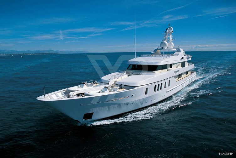 Adventure yacht exterior 4