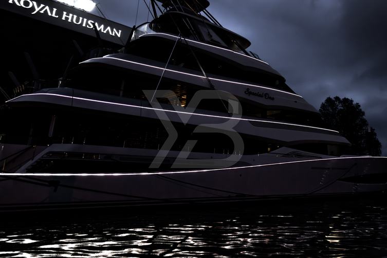 Special One yacht exterior 11