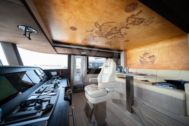 Simplicity yacht interior 7