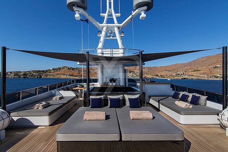 Invader yacht exterior 5