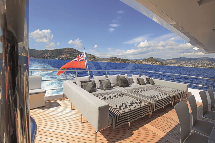 Bamboo yacht exterior 3