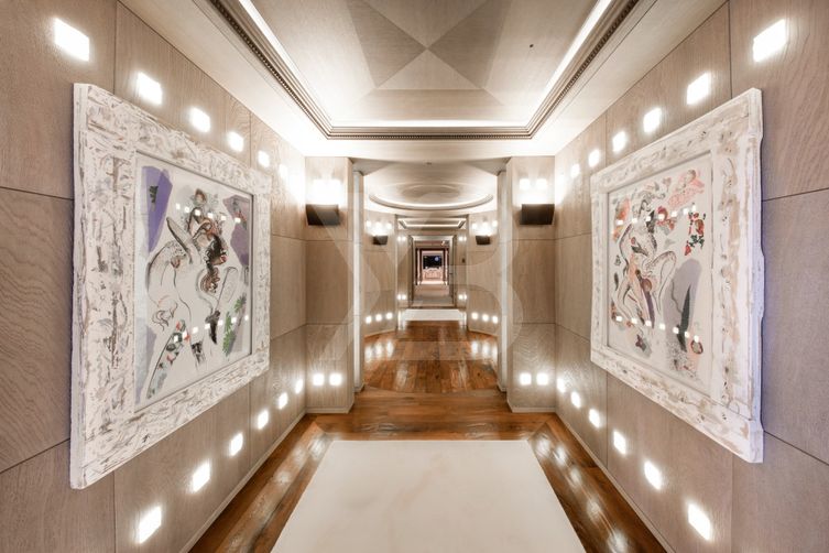 Luna yacht interior 17