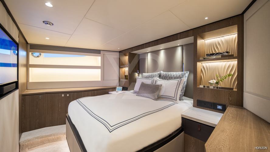 FD90/34 yacht interior 11