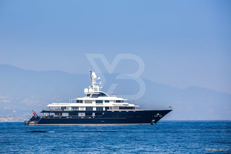Moonstone yacht exterior 17