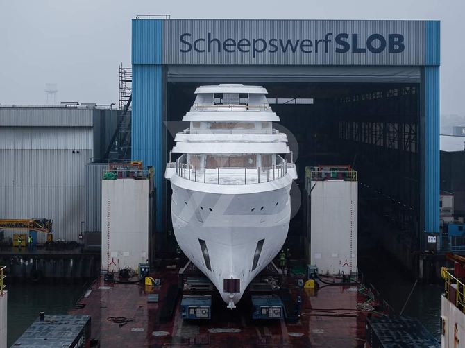 Valor yacht exterior 15