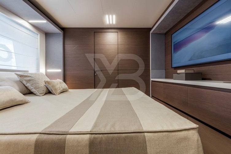 Roma VII yacht interior 27