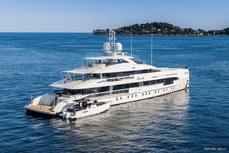 Ela yacht exterior 37