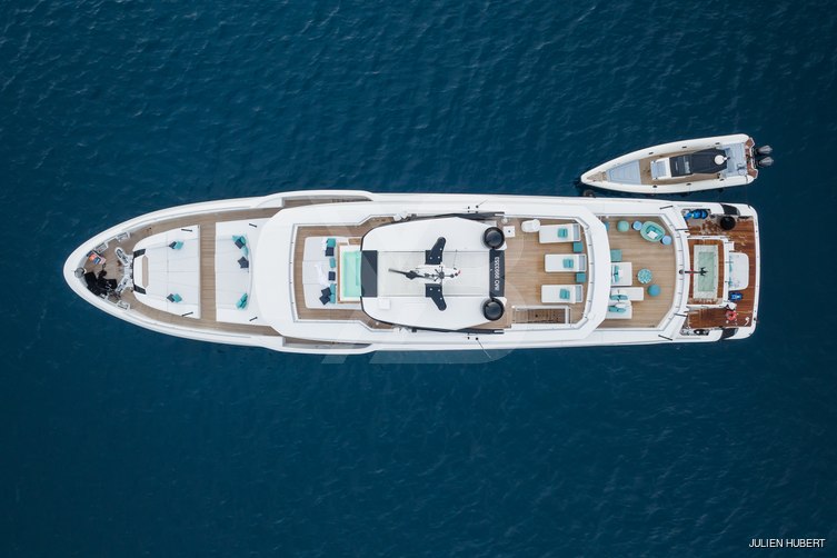 Lee yacht exterior 4