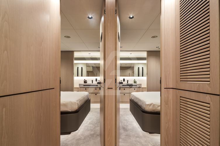 Amethyst yacht interior 30