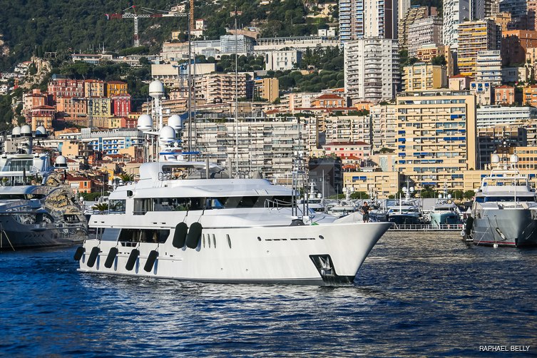 Seahorse yacht exterior 2