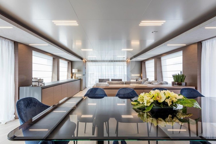 Roma VII yacht interior 5