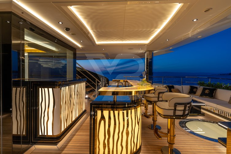 Leona yacht exterior 87