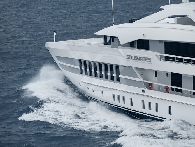 Juno yacht exterior 8